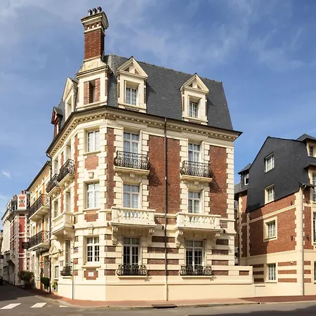 Апарт-отель Lea, L'ecrin Du Fer A Cheval Трувиль-сюр-Мер