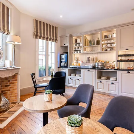 Lea, L'ecrin Du Fer A Cheval Апарт-отель 4*