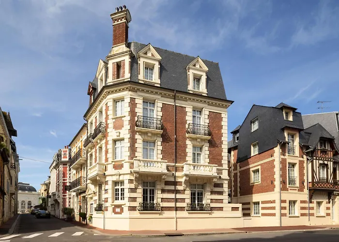 Apartmanhotel Lea, L'ecrin Du Fer A Cheval Trouville-sur-Mer