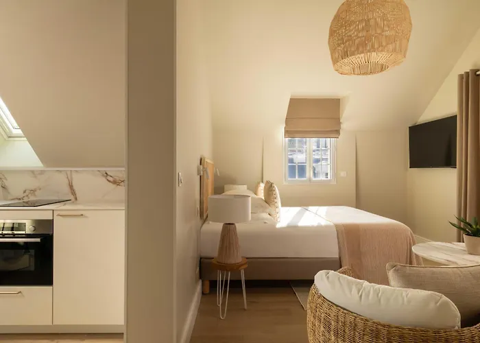 Lea, L'ecrin Du Fer A Cheval